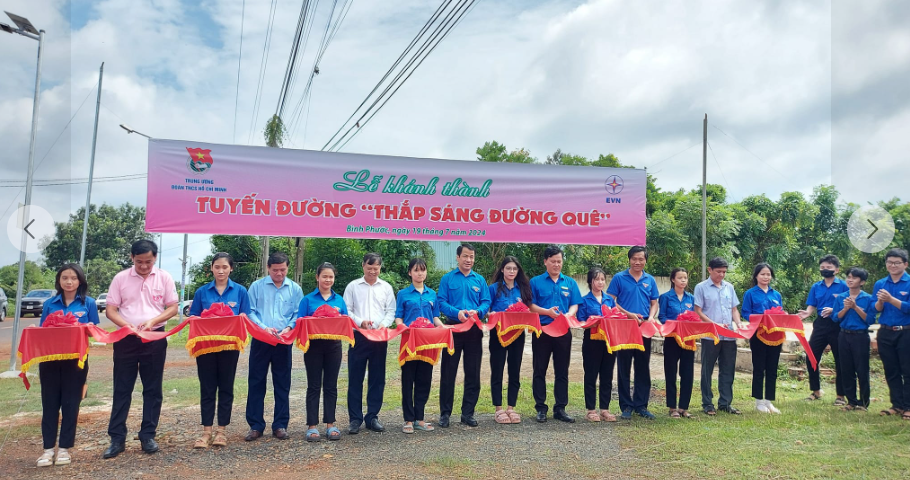 KHÁNH THÀNH CÔNG TRÌNH THANH NIÊN "THẮP SÁNG ĐƯỜNG QUÊ" TẠI ẤP 5, XÃ AN KHƯƠNG